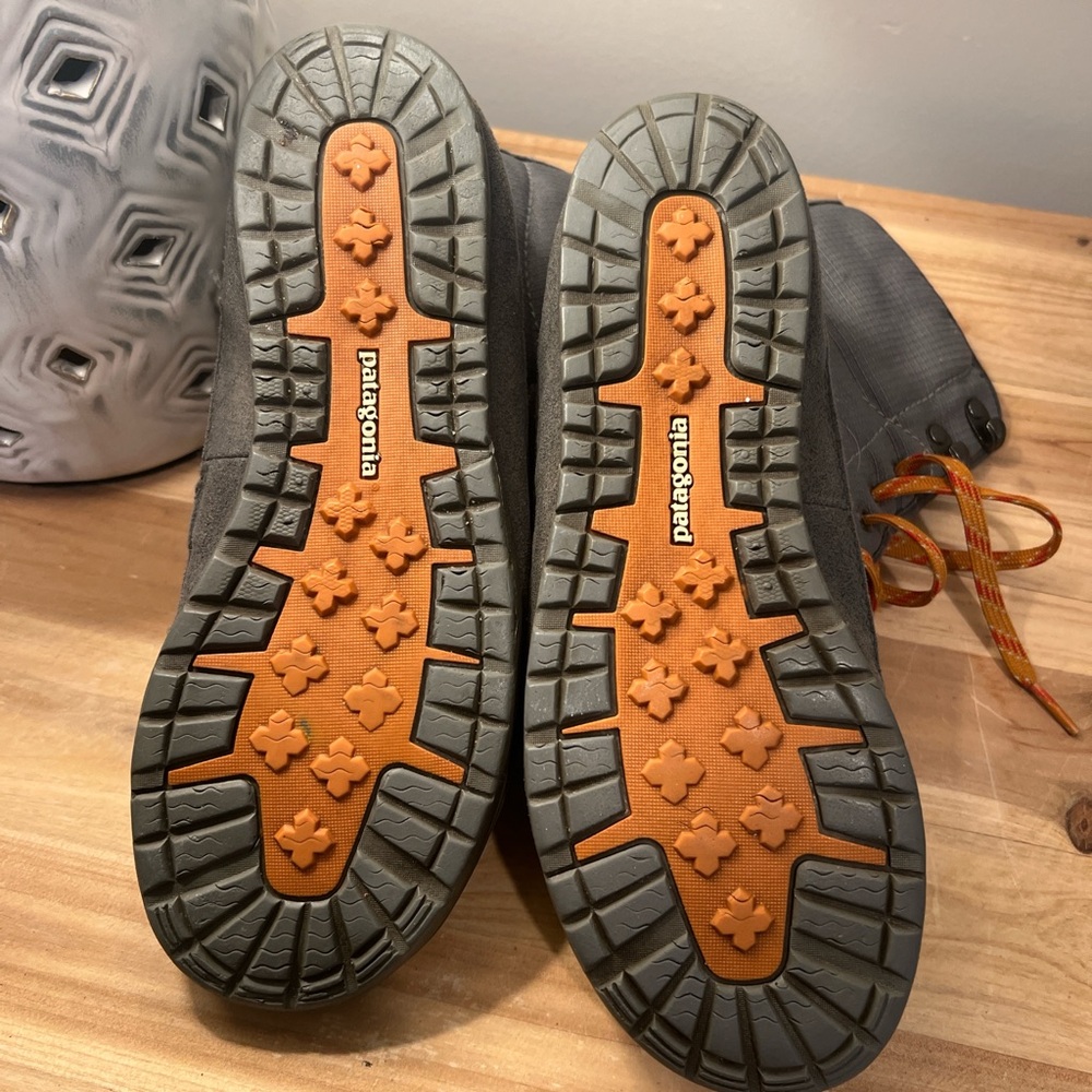 Patagonia women’s Gray and Orange Shoes 7.5 - Picture 4 of 6